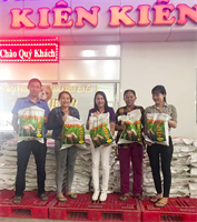 Kien Kien Company practically takes care of Tet and cozy reunion for the workers